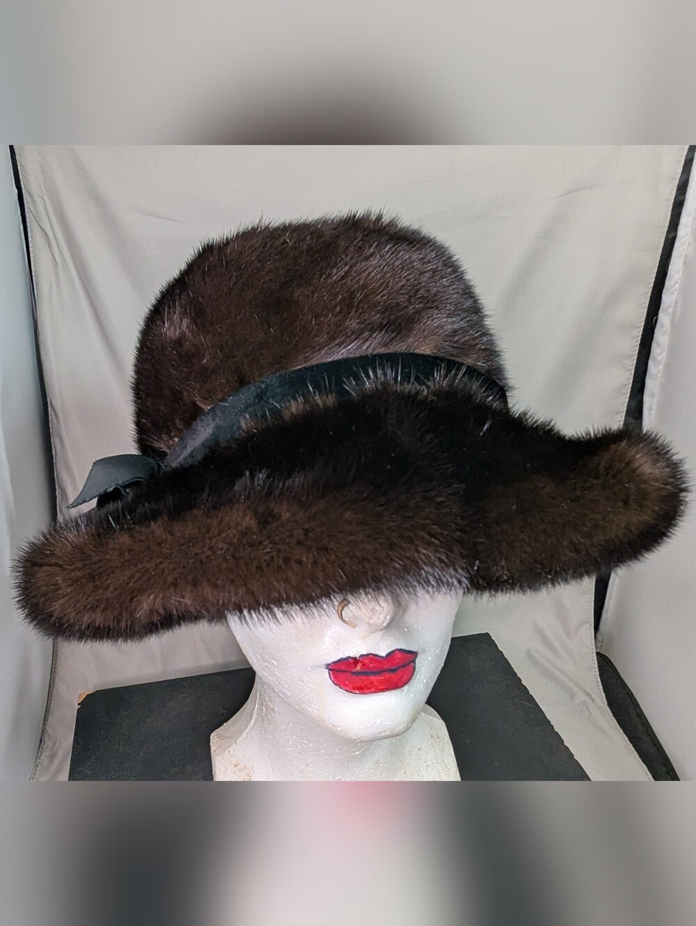 Vintage Women's Mink Hat Dark Brown Black Ribbon Brim Small 6 5/8